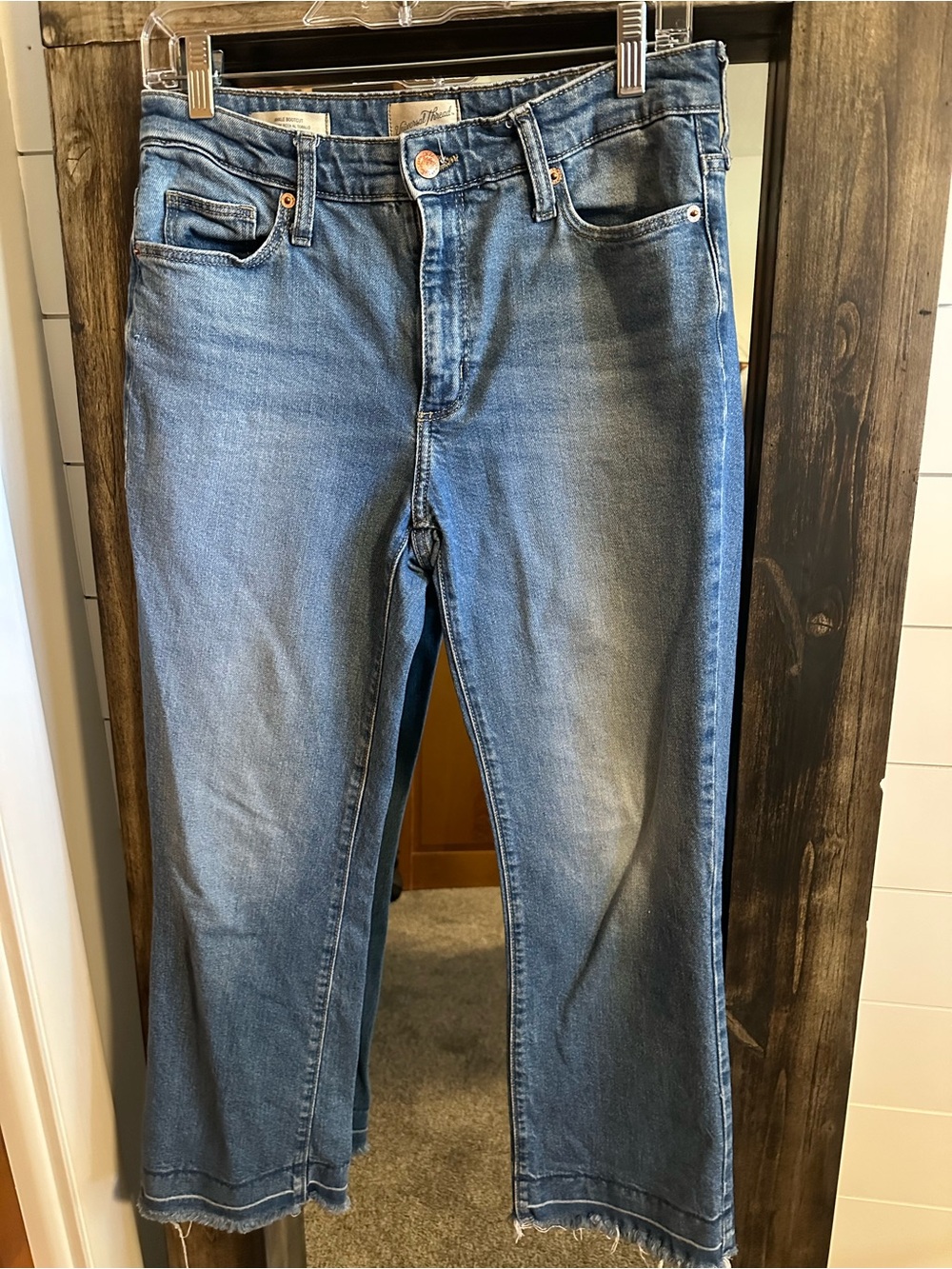 Universal Thread Women’s 4 27R Ankle Bootcut Jeans Raw Frayed Hem Medium Wash